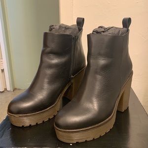 Deena & Ozzy Black Leather boots/booties